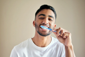 تفسير حلم تنظيف الاسنان بالفرشاة
